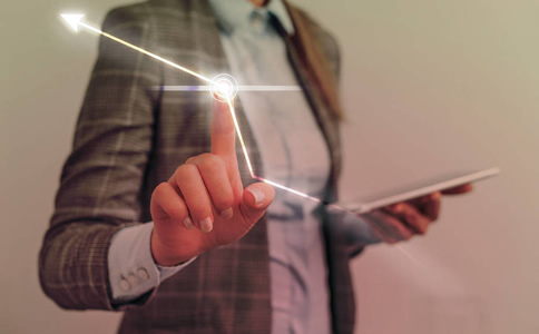 汽車獵頭分析汽車企業(yè)為何搶奪軟件人才？-十大獵頭公司【高邦獵頭】