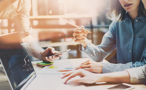 互聯(lián)網(wǎng)獵頭分享：視覺設(shè)計(jì)師是做什么的？-十大獵頭公司【高邦獵】