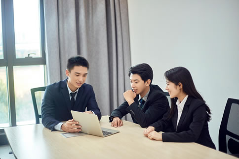 獵頭找工作和自己找工作的區(qū)別在哪里？